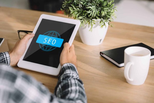 Agence SEO V-SEO.eu : Maximisez votre visibilité et dominez les classements